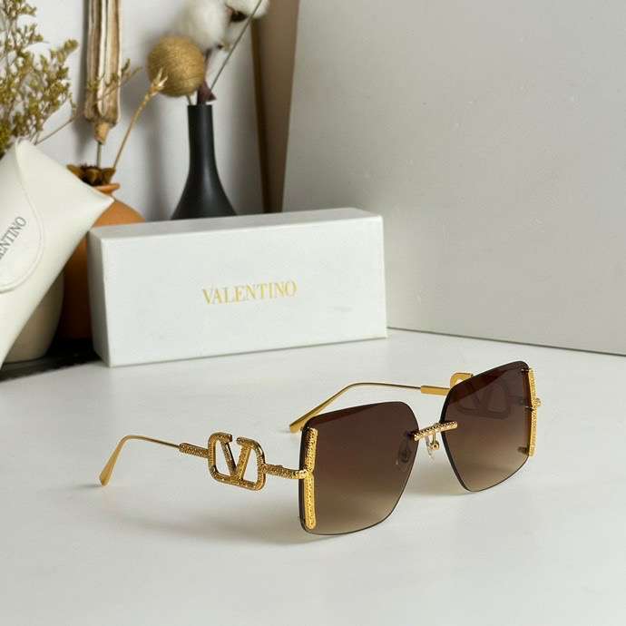 Picture of Valentino Sunglasses _SKUfw54044556fw